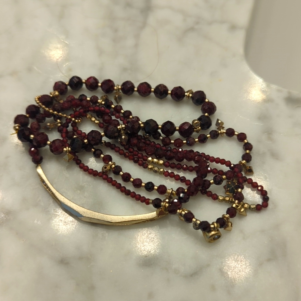 Kendra Scott elastic bracelet stack